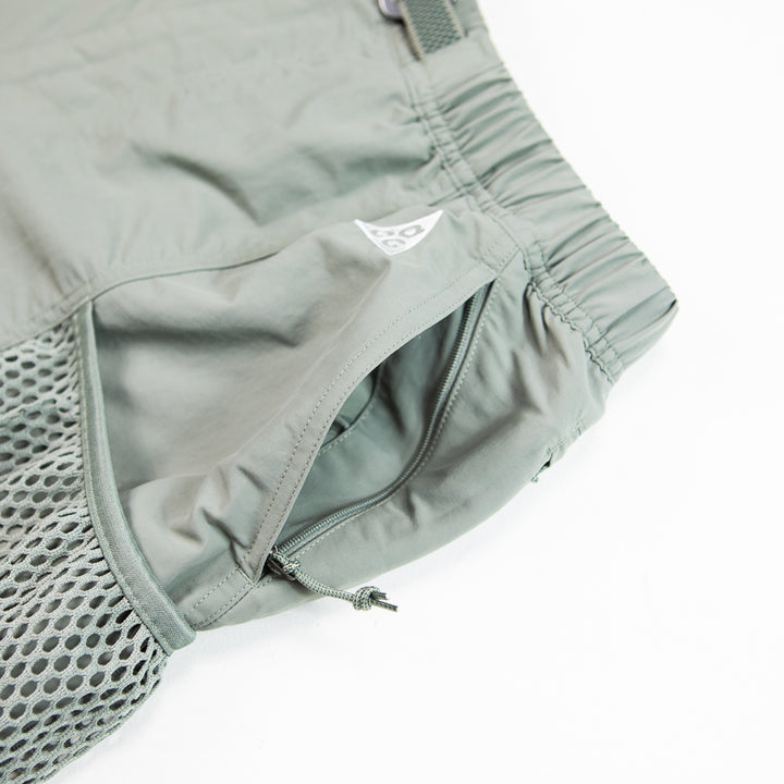 ACG Snowgrass Cargo Shorts (Dark Stucco/Summit White)