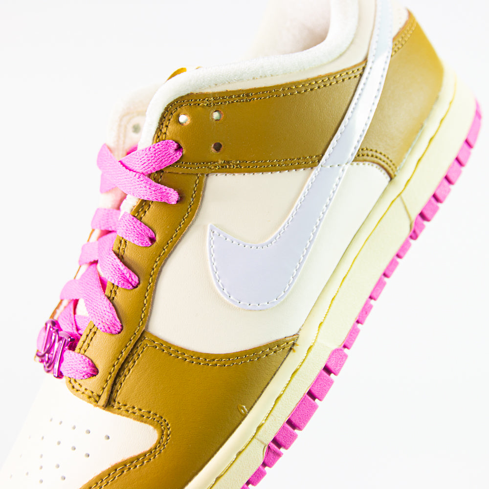 W Dunk Low SE (Bronzine/Coconut/Milk)