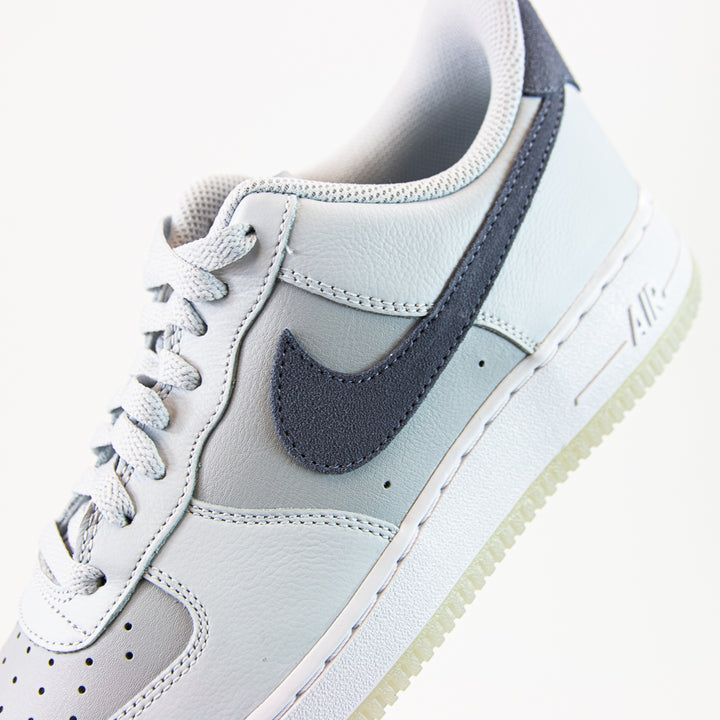 Air Force 1 ‘07 LV8 (Pure Platinum/Light Carbon)