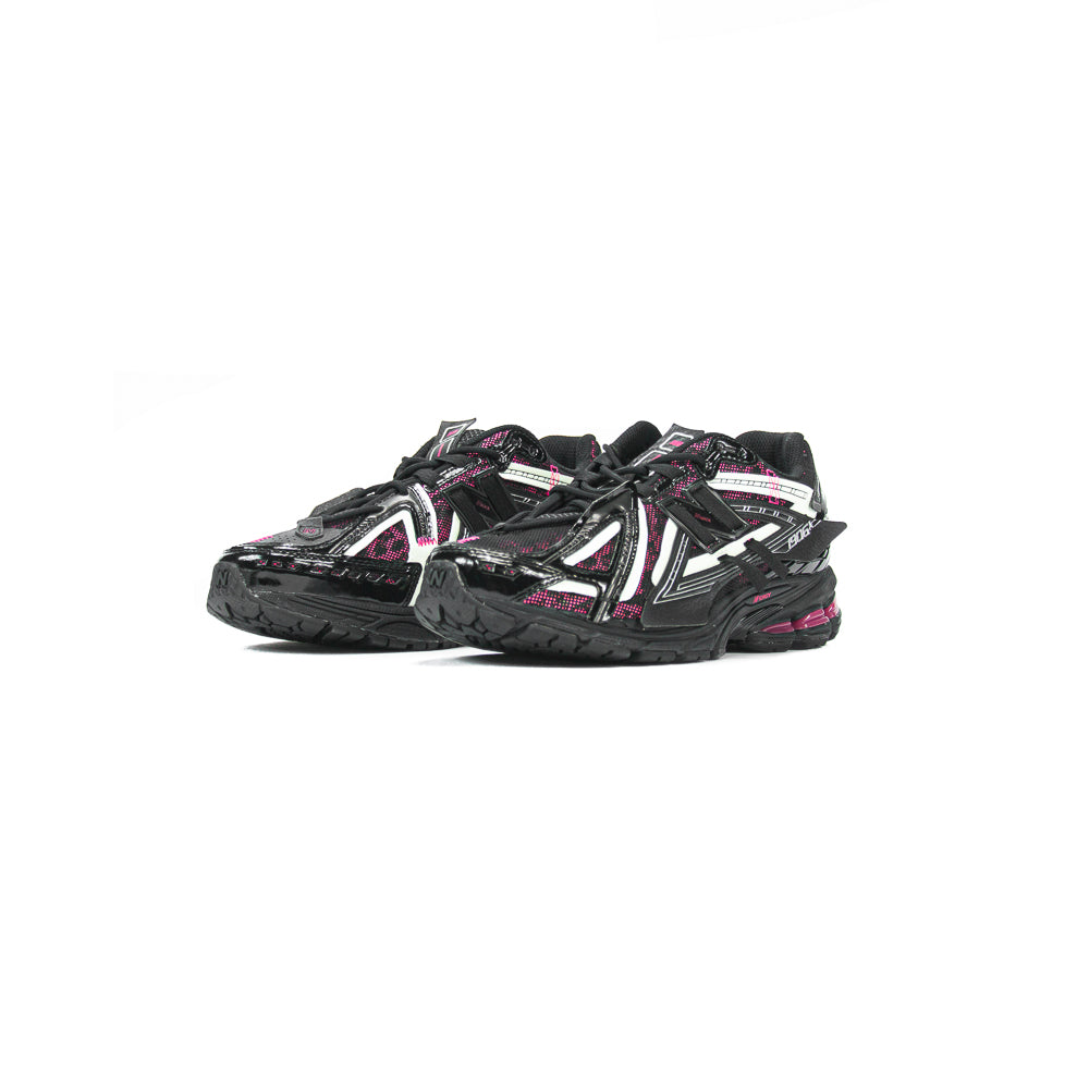 1906A (Black/Dragon Berry)