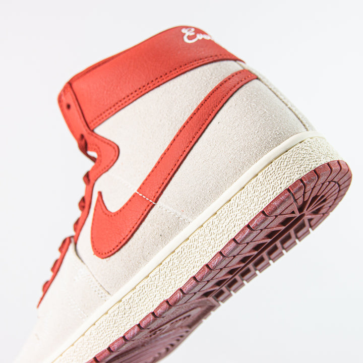 Air Ship PE SP (Summit White/ Dune Red)