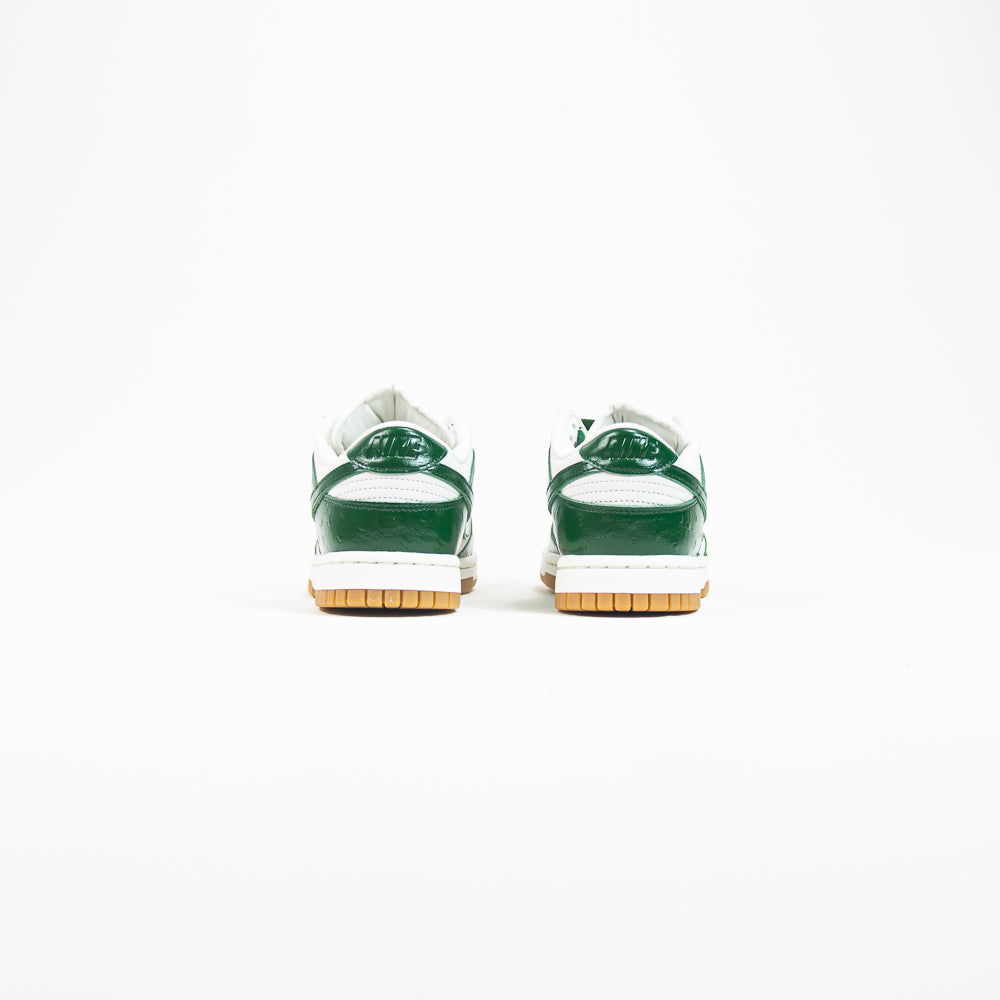 Wmns Dunk Low LX (Phantom/Gorge Green-Sail)