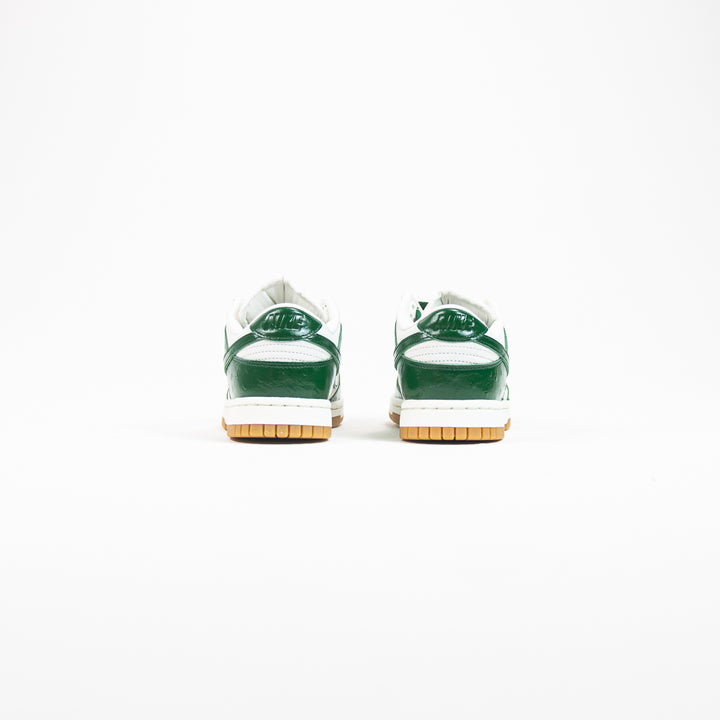 Wmns Dunk Low LX (Phantom/Gorge Green-Sail)