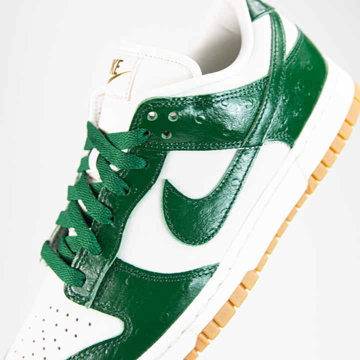 Wmns Dunk Low LX (Phantom/Gorge Green-Sail)