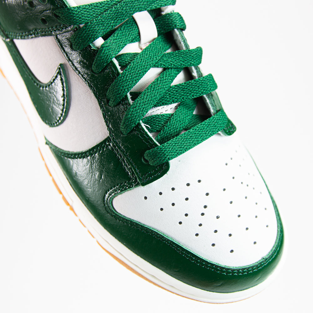 Wmns Dunk Low LX (Phantom/Gorge Green-Sail)