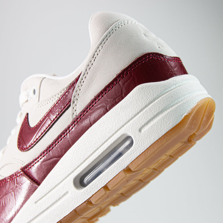 WMNS Nike Air Max 1 LX(Sail/Team Red-Sail)