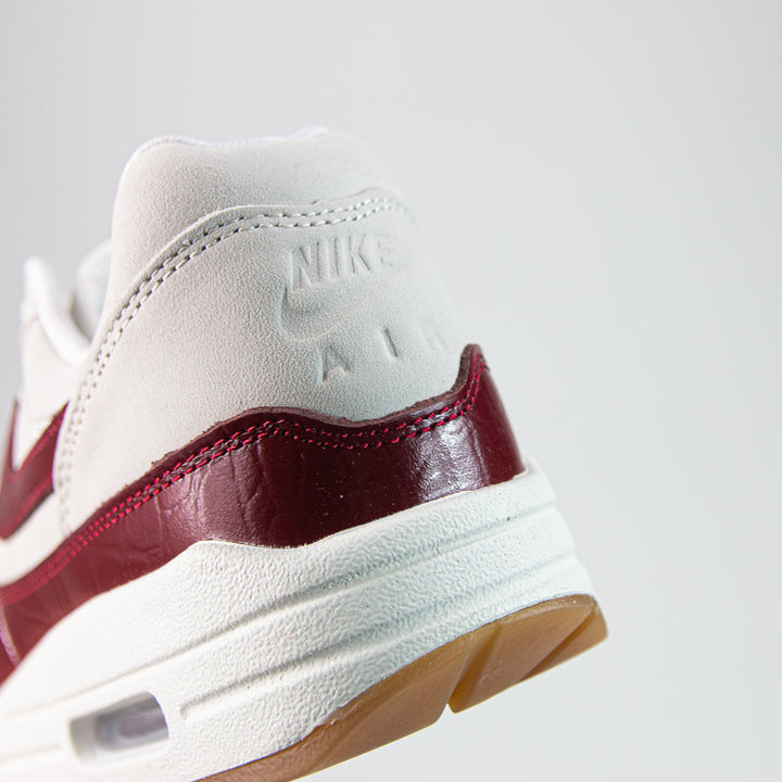 WMNS Nike Air Max 1 LX(Sail/Team Red-Sail)