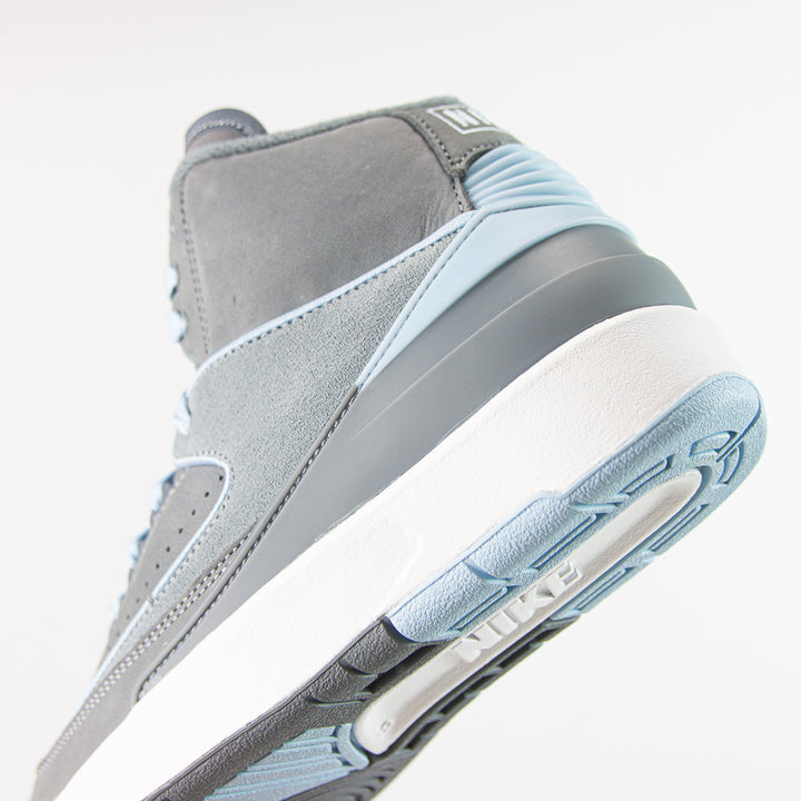 WMNS Air Jordan 2 Retro (Cool Grey/Ice Blue-White)