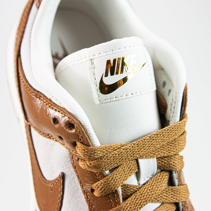 Wmns Dunk Low LX (Phantom/Ale Brown-Sail)