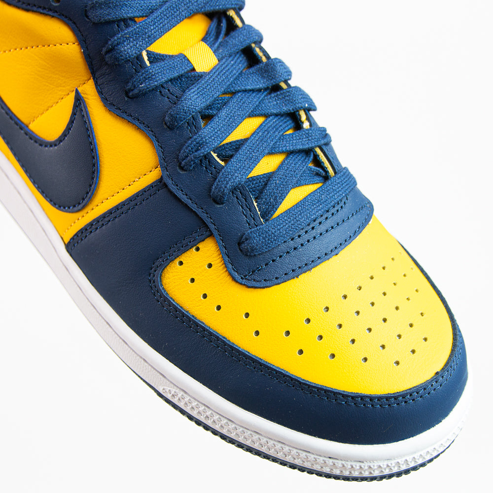 Terminator Low OG (University Gold/Navy)