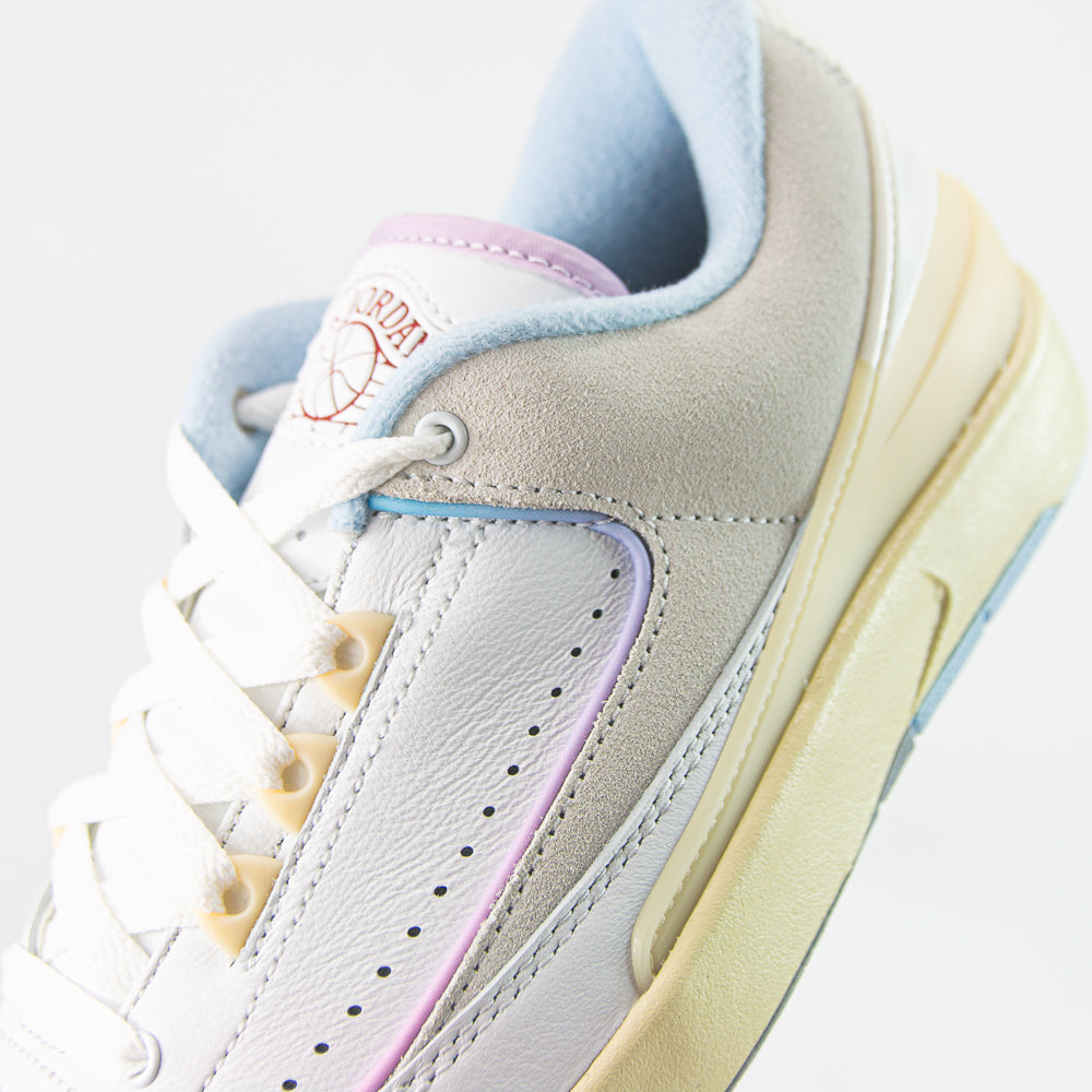 WMNS Air Jordan 2 Retro Low (Summit White/Varsity Red)