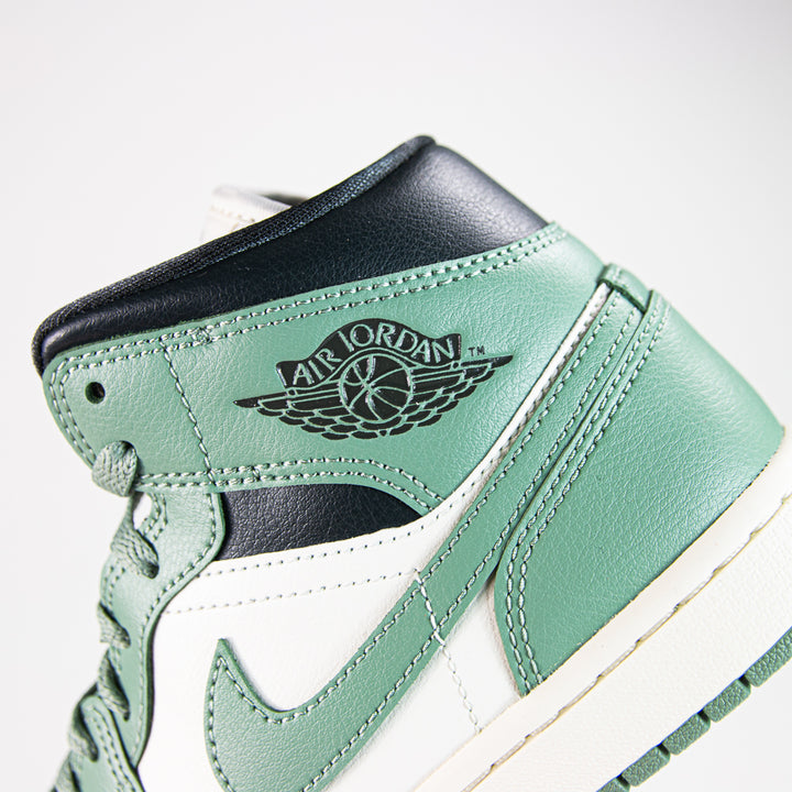 Wmns Air Jordan 1 Mid (Sail/JadeSmoke-Anthracite)