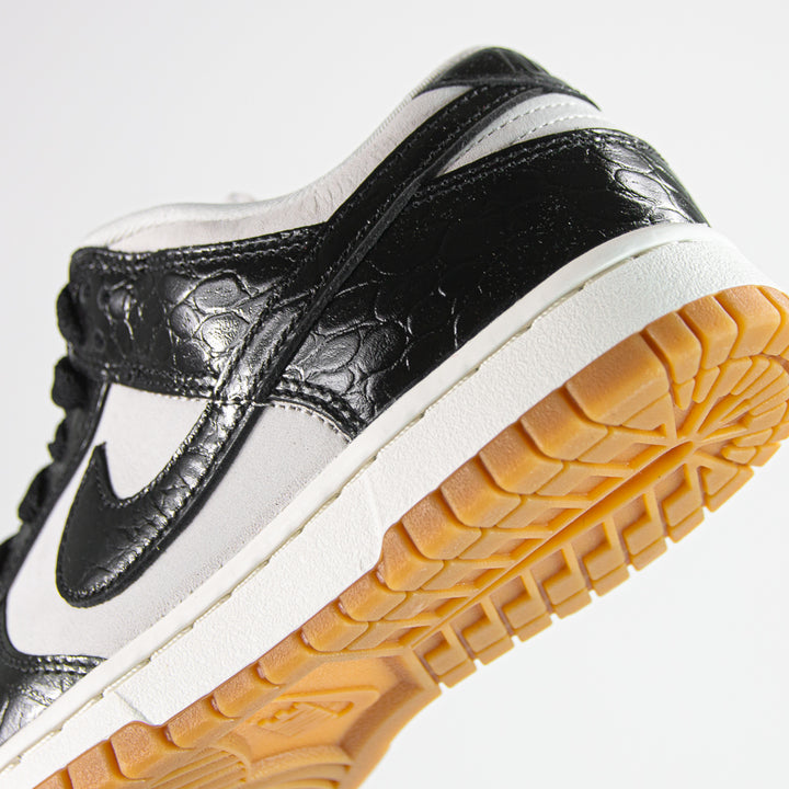 WMNS Dunk Low LX (Phantom/Black-Sail)