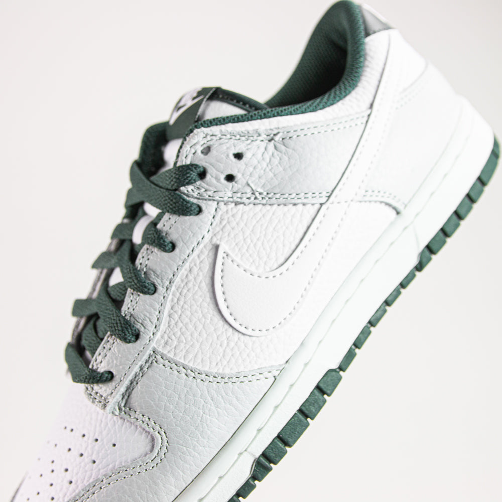 Dunk Low Retro SE (Photon Dust/White)