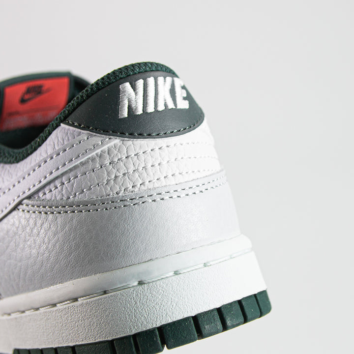 Dunk Low Retro SE (Photon Dust/White)