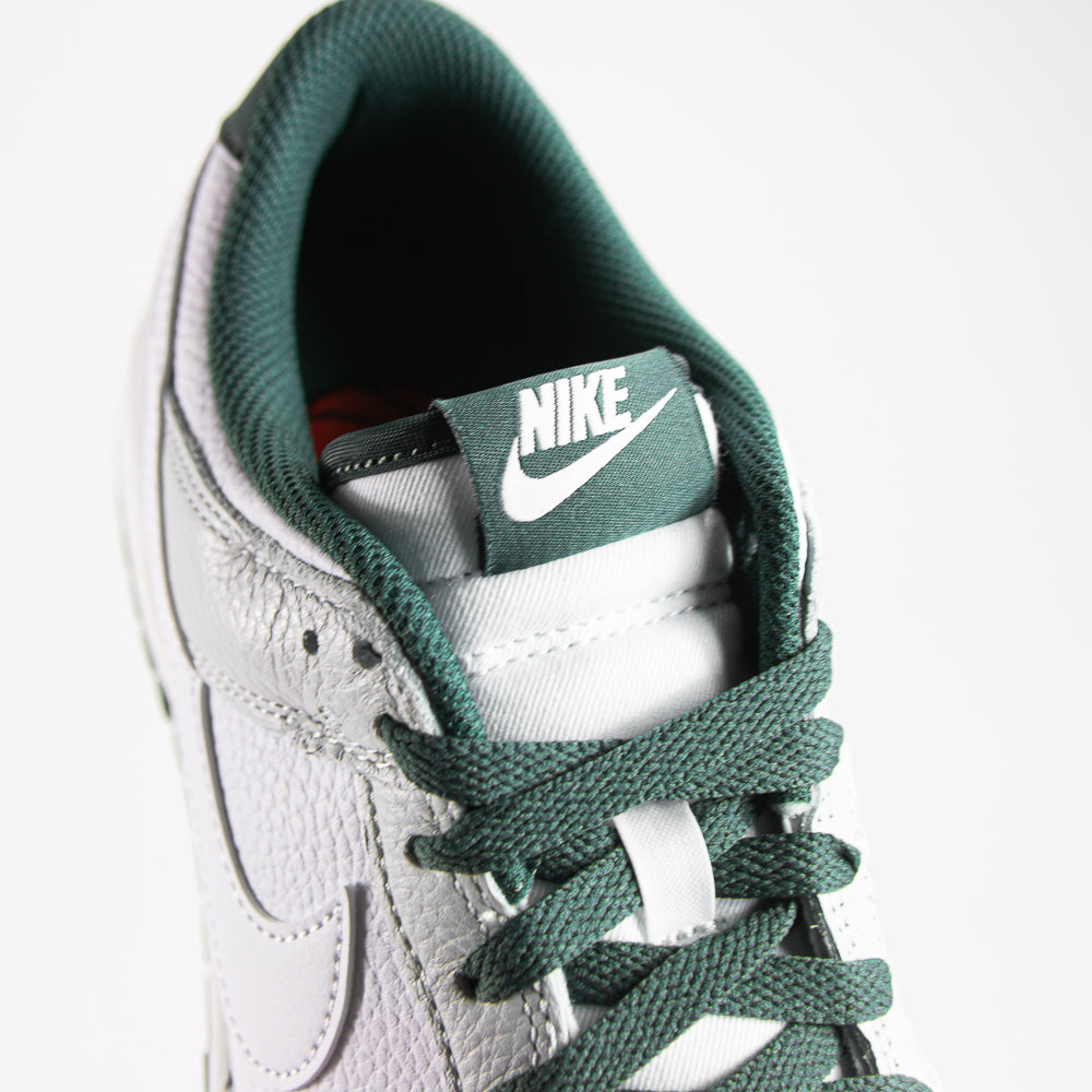 Dunk Low Retro SE (Photon Dust/White)