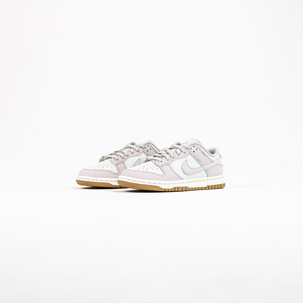 W Dunk Low PRM NN (Light Bone/Platinum Violet)