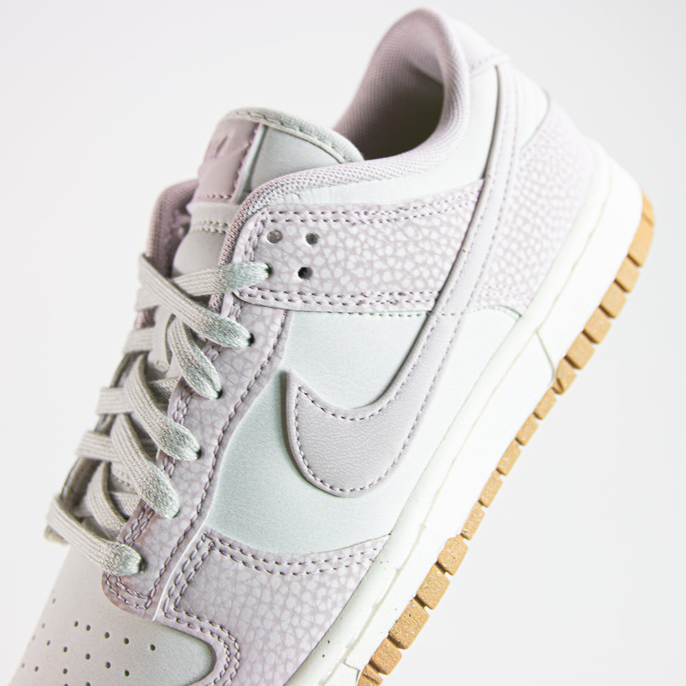 W Dunk Low PRM NN (Light Bone/Platinum Violet)