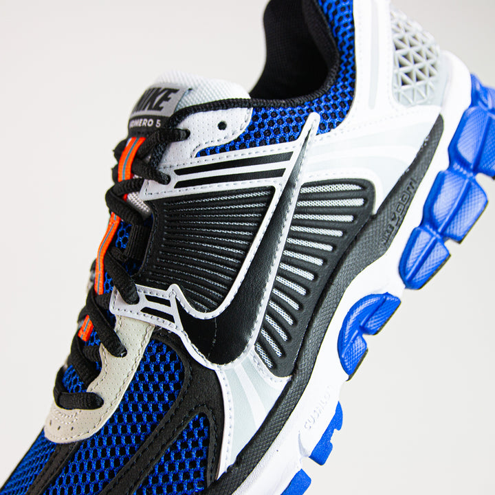 Zoom Vomero 5 SE SP (White/Racer Blue-Black-Sail)