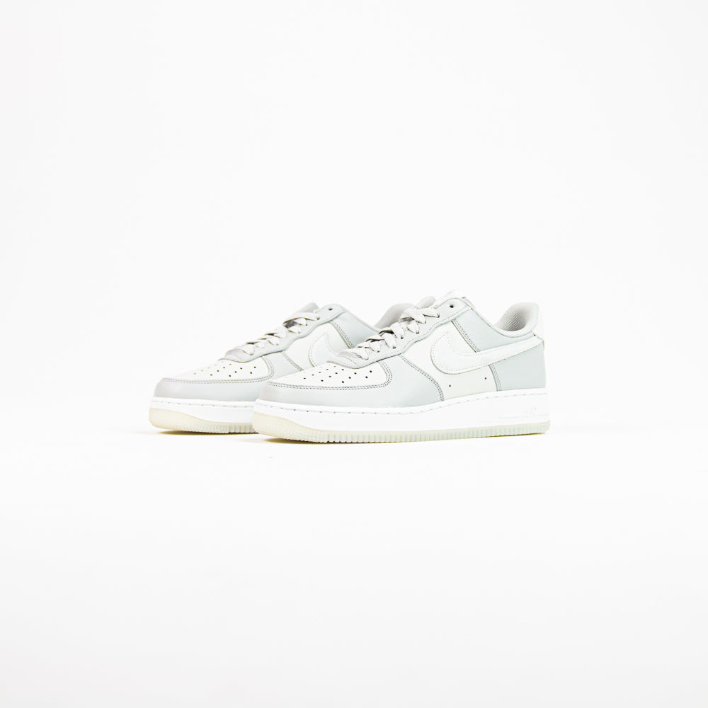 Air Force 1 '07 LV8 (Light Bone/Summit White)