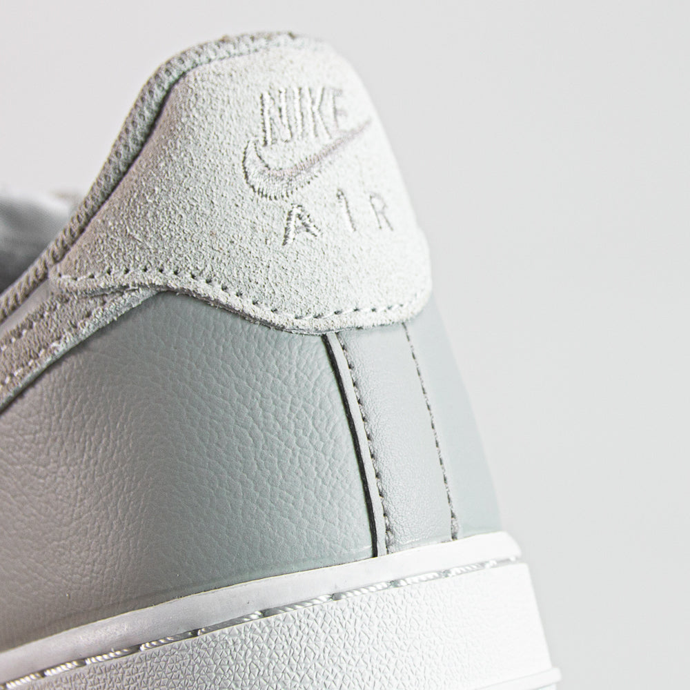 Air Force 1 '07 LV8 (Light Bone/Summit White)