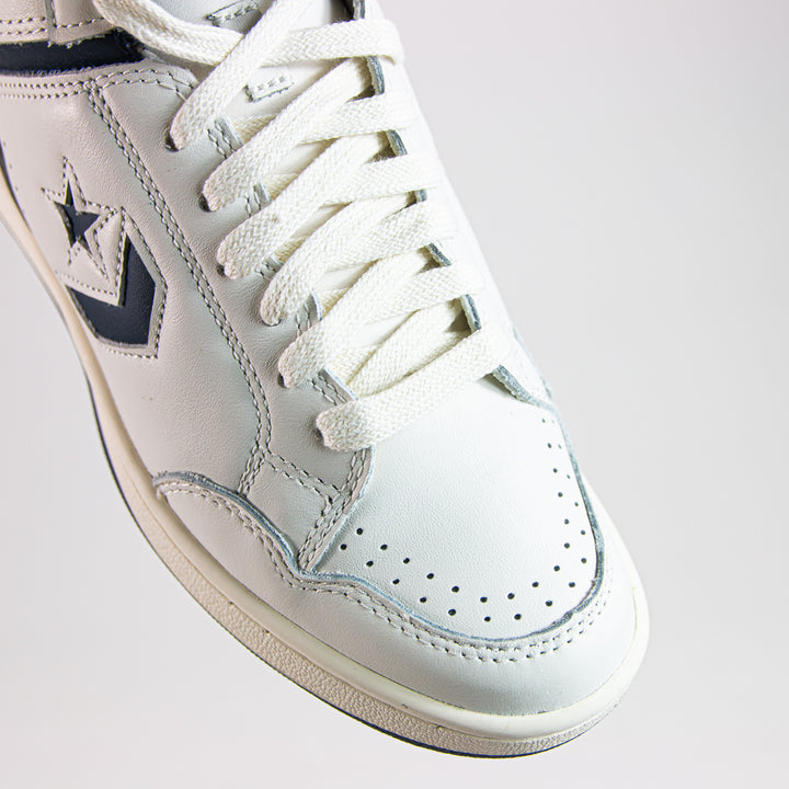 Weapon Mid (Vintage White/Navy/Egret)