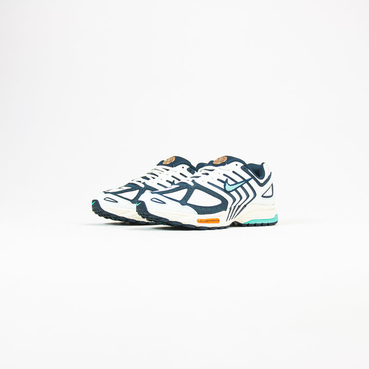 Air Pegasus 2005 (Sail/Green Frost/Coconut Milk)