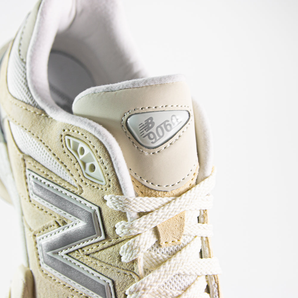 U9060WNB (Beige/White)