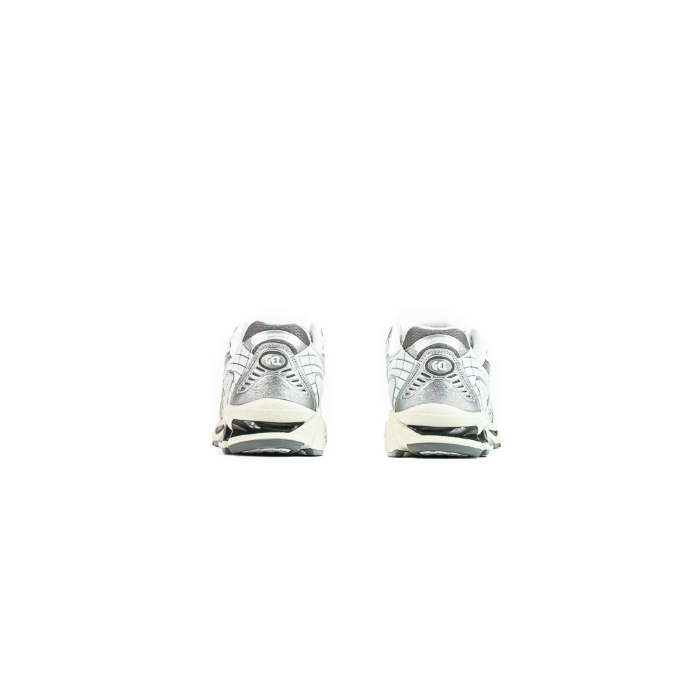 Gel-Nimbus 10.1 (White/Airy Blue)