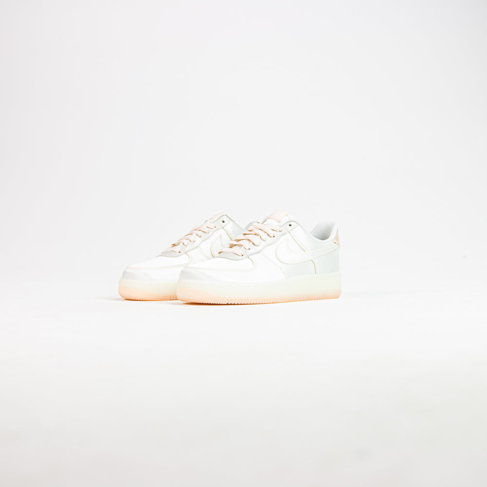 WMNS Air Force 1 ‘07 LV8 (Sail/Sail-Barely Orange)