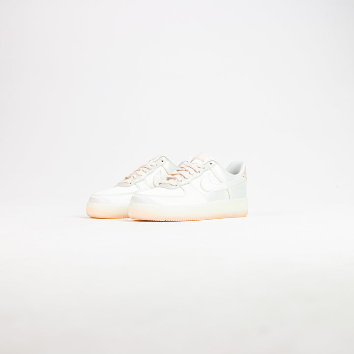 WMNS Air Force 1 ‘07 LV8 (Sail/Sail-Barely Orange)