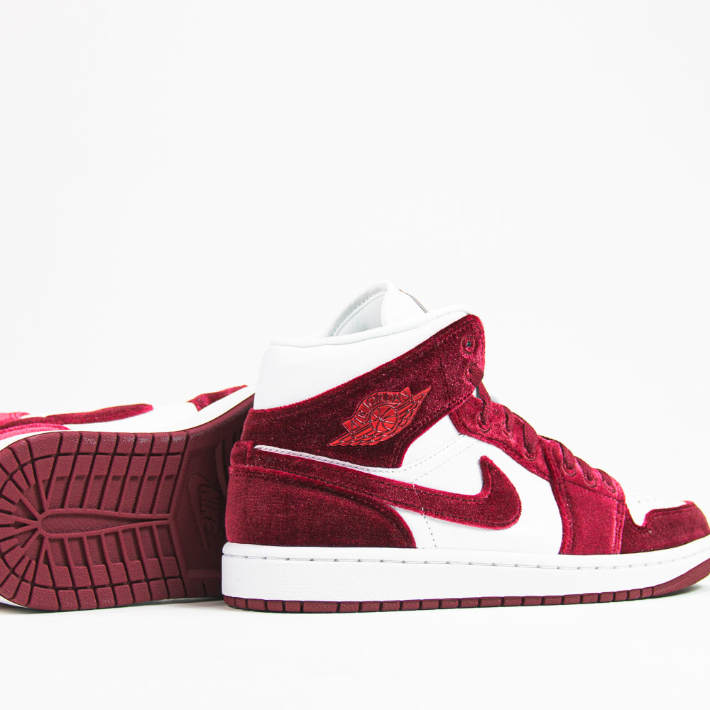 WMNS Air Jordan 1 Mid SE (White/Team Red-Black)