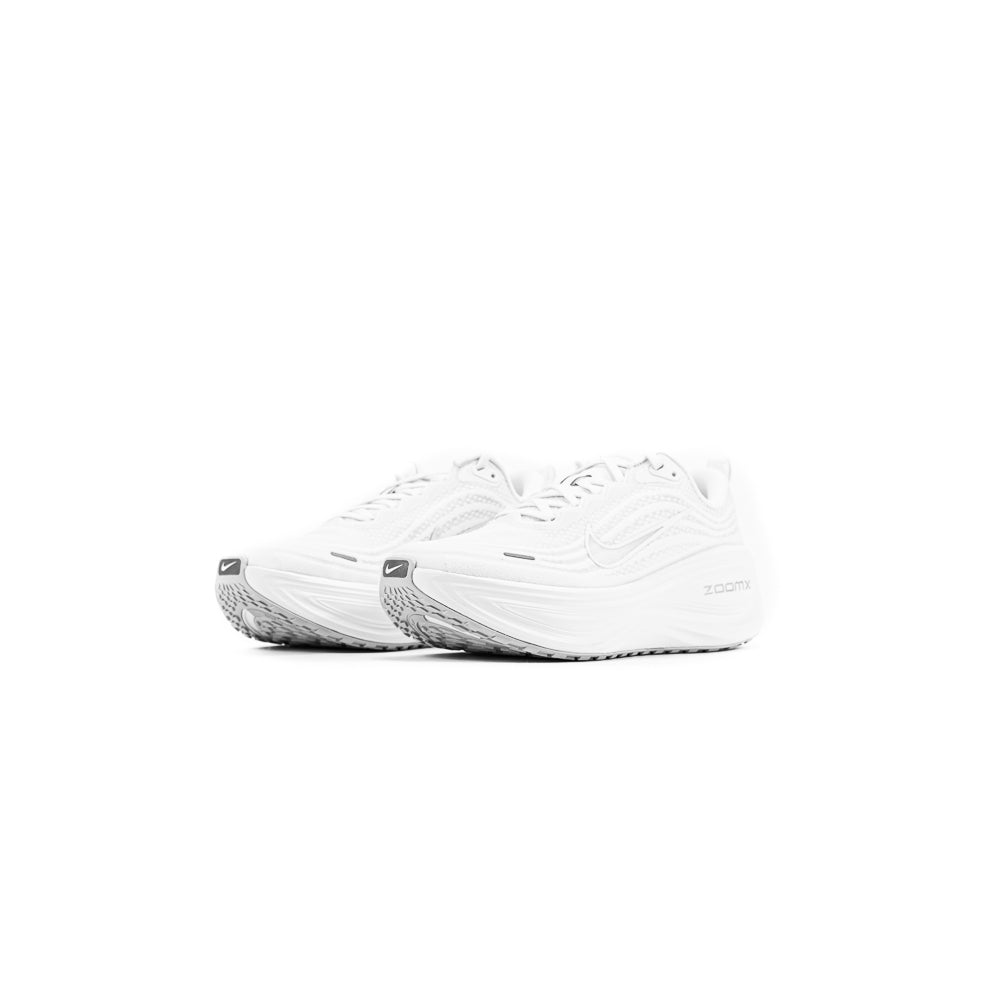 Vomero Plus (White/White/Photon Dust)