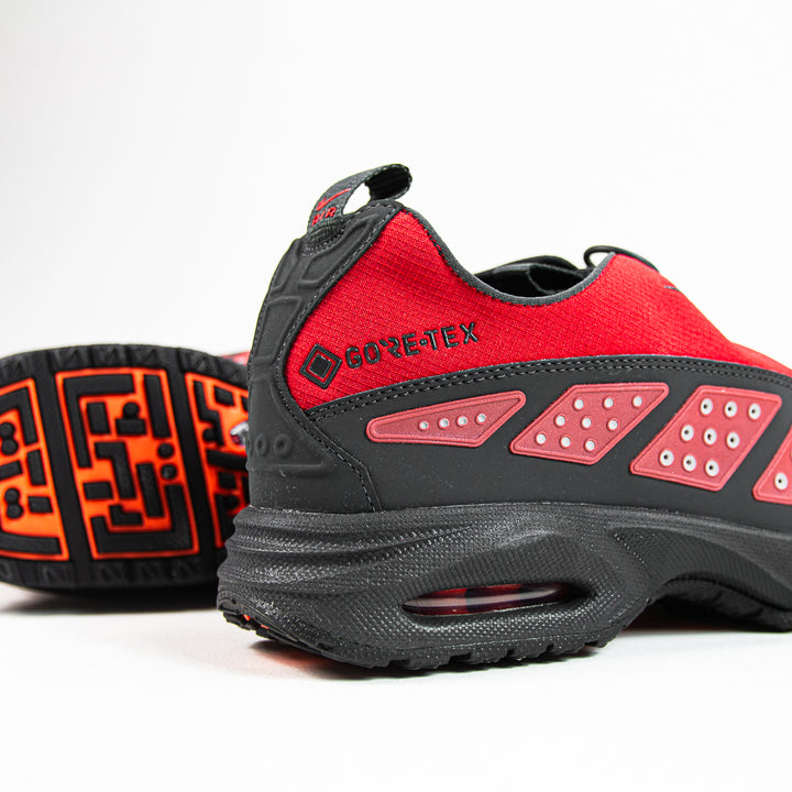 WMNS Air Max SNDR GTX (Hyper Crimson/Dk Smoke Grey)