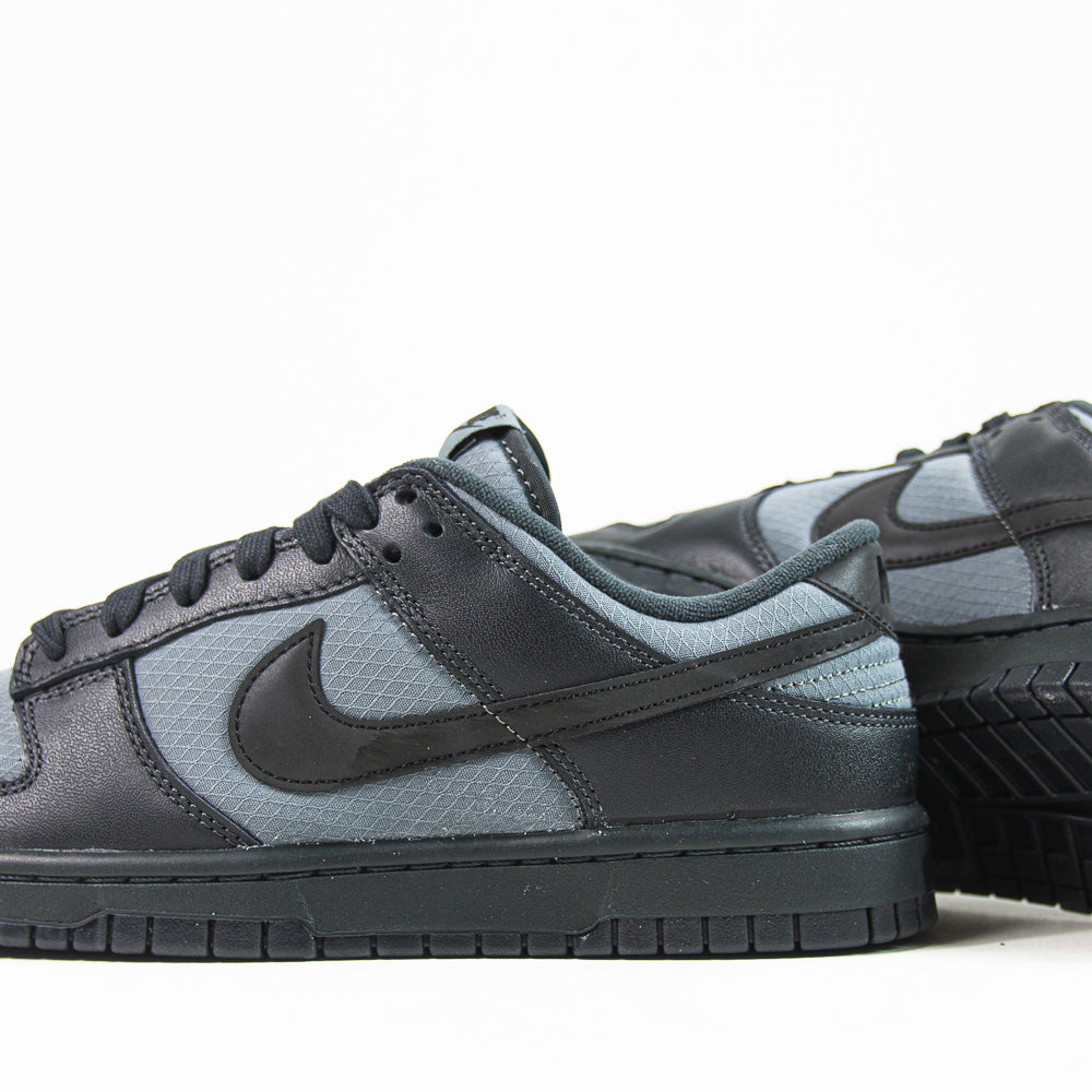 Dunk Low Retro SE (Off Noir/Black/Smoke Grey)