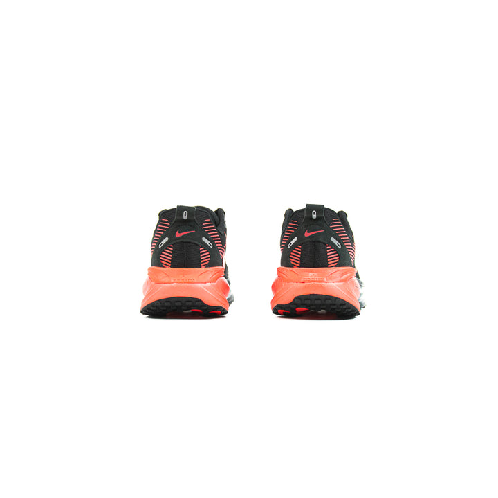 Vomero 18 (Black/Bright Crimson)