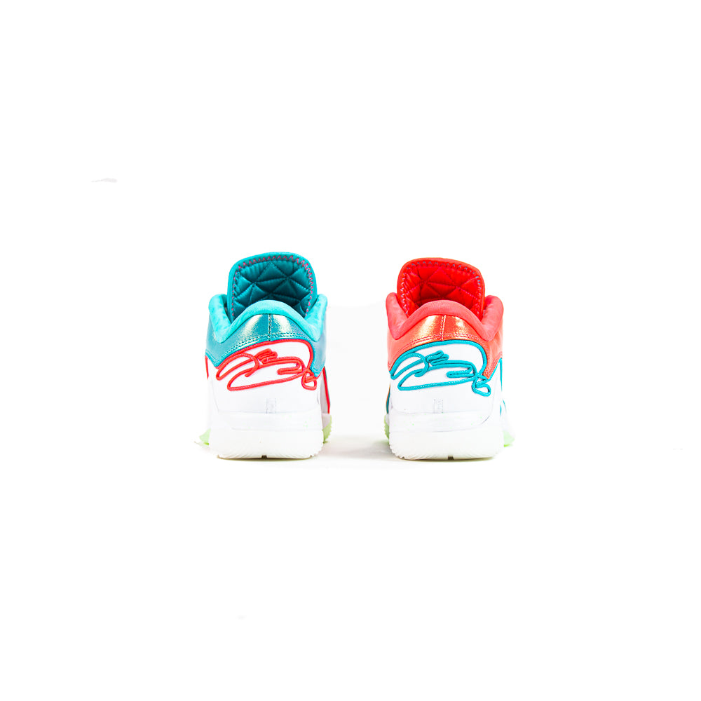 LeBron XXII XMAS (Solar Red/Dusty Cactus-White)