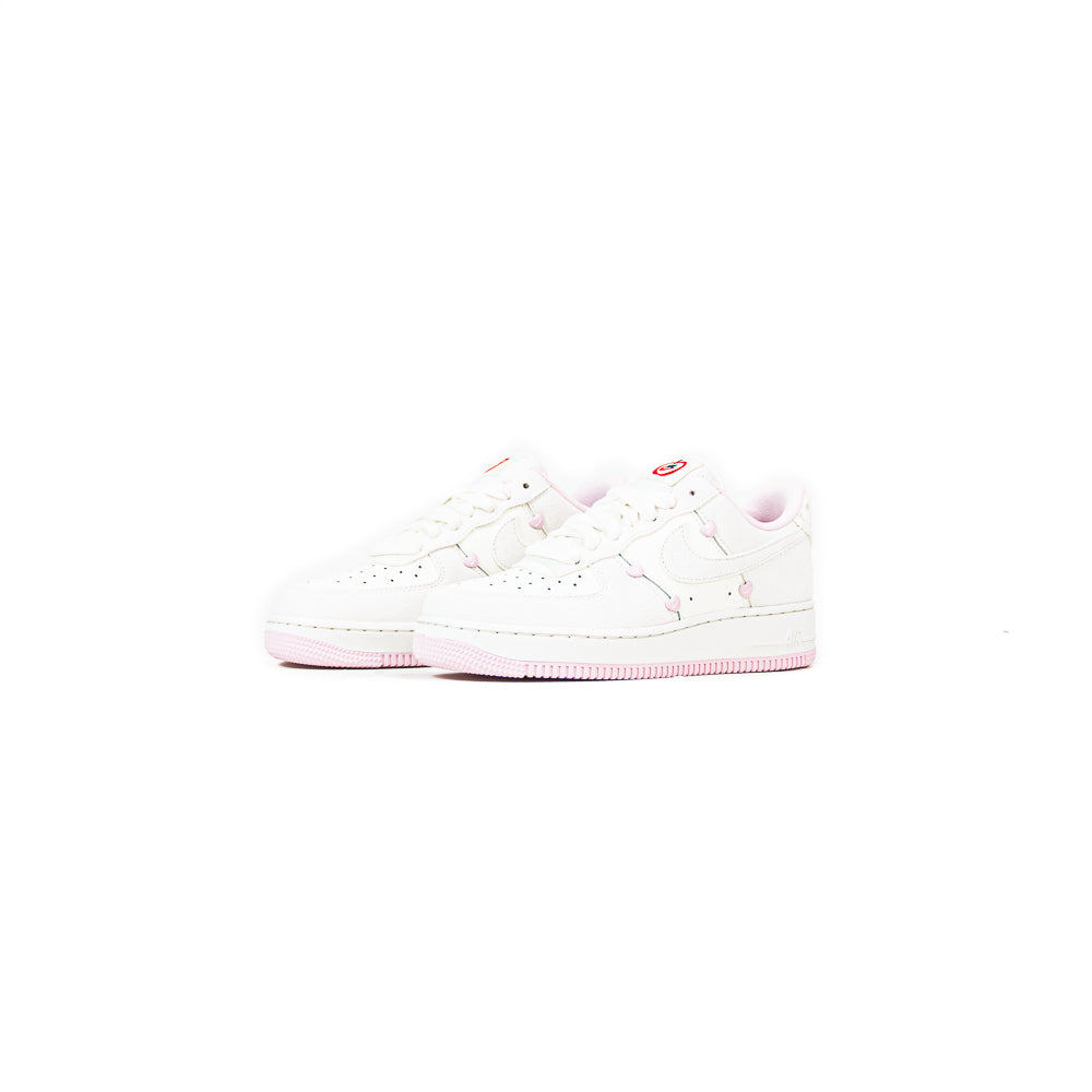 Wmns Nike Air Force 1 ’07 LX (Sail/Sail/Pink Foam)