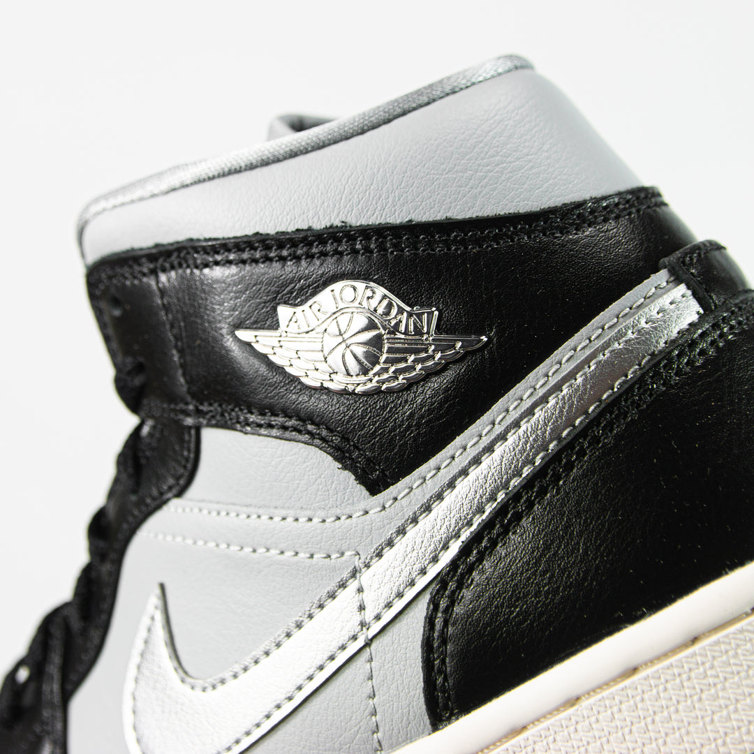 Wmns Air Jordan 1 Mid SE (Black/Metallic Silver)