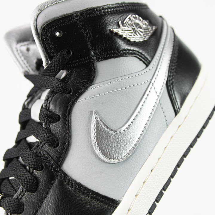 Wmns Air Jordan 1 Mid SE (Black/Metallic Silver)