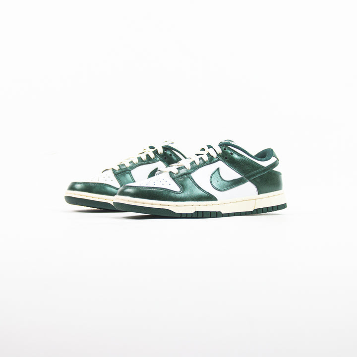 WMNS Dunk Low (White/Pro Green/Coconut Milk)