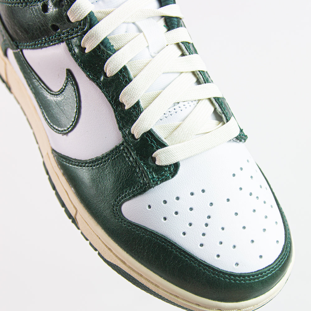 WMNS Dunk Low (White/Pro Green/Coconut Milk)