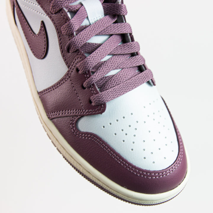 Wmns Air Jordan 1 Mid (Pure Platinum/Sky J Muave-Sail)