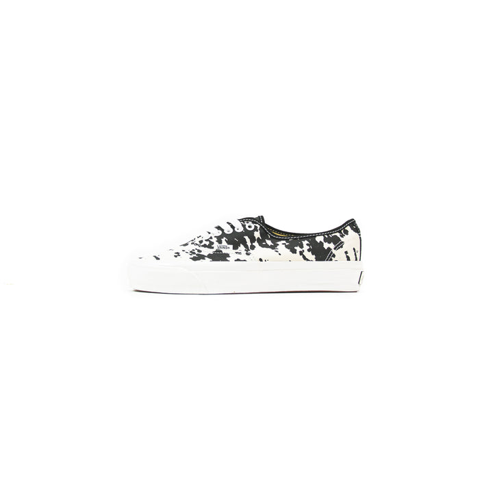 Lx Authentic 44 (Cow Black/Marshmallow)