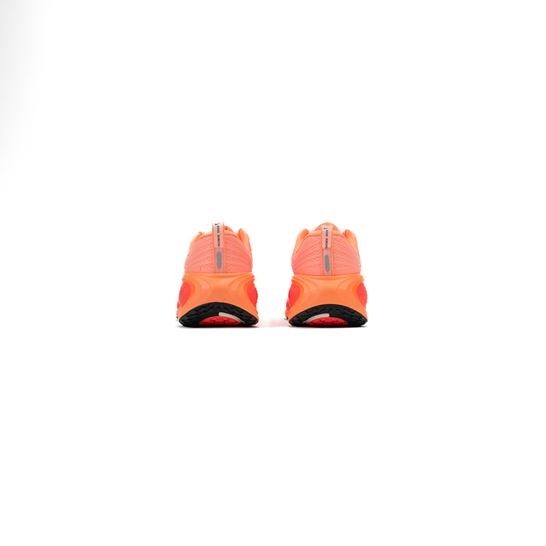 Vomero Plus (Orange Pulse/Black-Hot Lava)