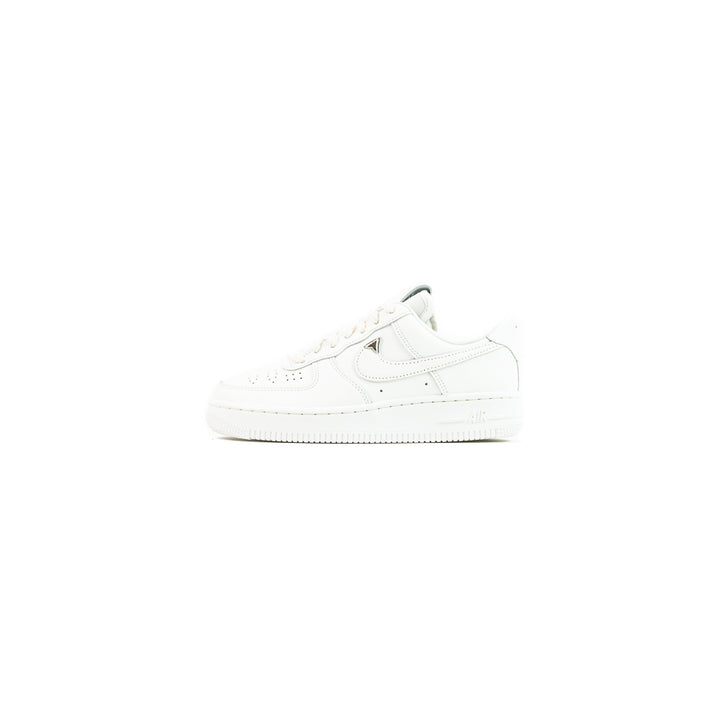 WMNS Air Force 1 '07 LV8 (Sail/Sail-Metallic Silver)