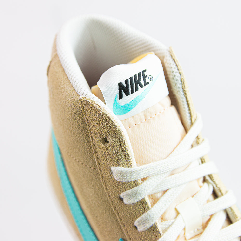 nike men blazer mid '77 se desert ore light aqua sail black