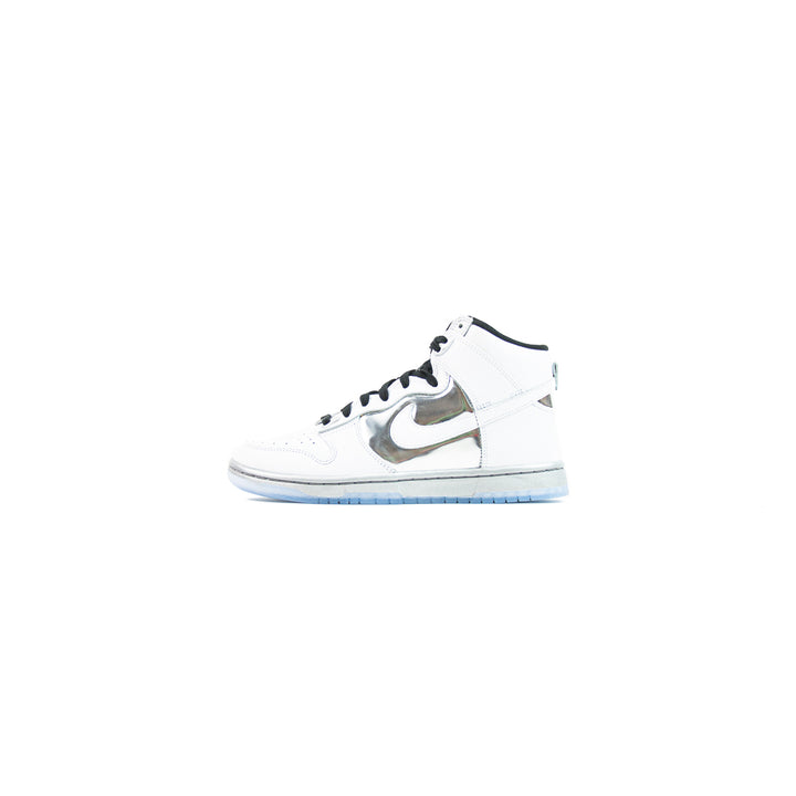 W Dunk High SE (White/White-Metallic Silver)