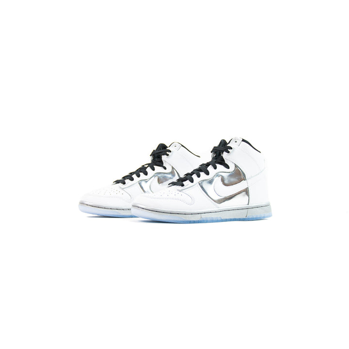 W Dunk High SE (White/White-Metallic Silver)