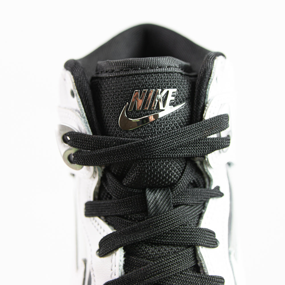 W Dunk High SE (White/White-Metallic Silver)